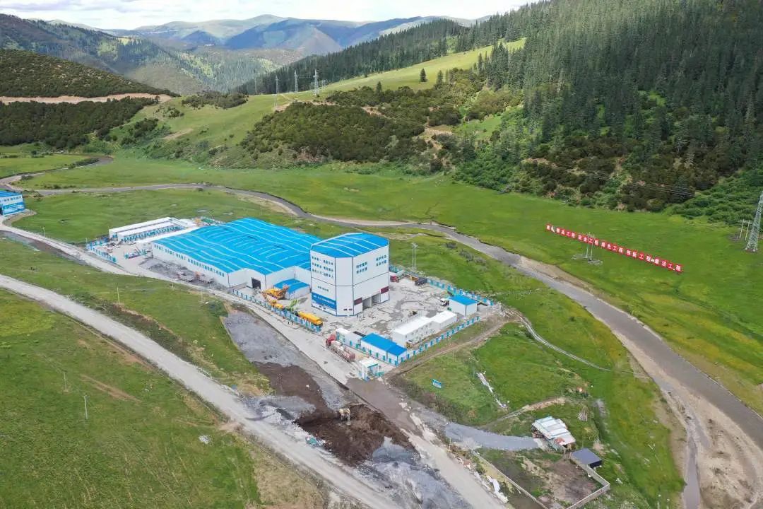 “站”立高原！徐工攪拌站助力川藏線建設！