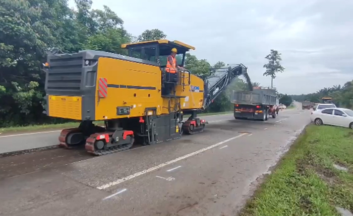 徐工成套道路機(jī)械油面施工，這次在馬來(lái)西亞！
