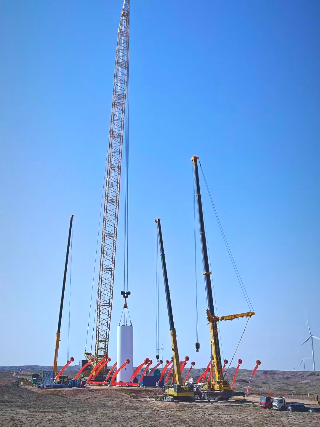 “舉重若輕”零偏差！徐工履帶起重機上演“施工大片”