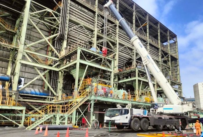 首臺！超大噸位XCA500BR落子首鋼鐵礦！