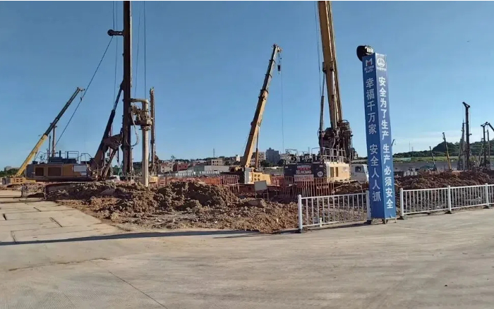 粘土 + 花崗巖地層 “攔路虎”？徐工 XR320E 旋挖鉆機高效破解助廈門軌交