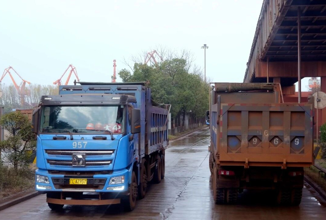 大港煥新！徐工新能源自卸車助力港口物流綠色轉(zhuǎn)型